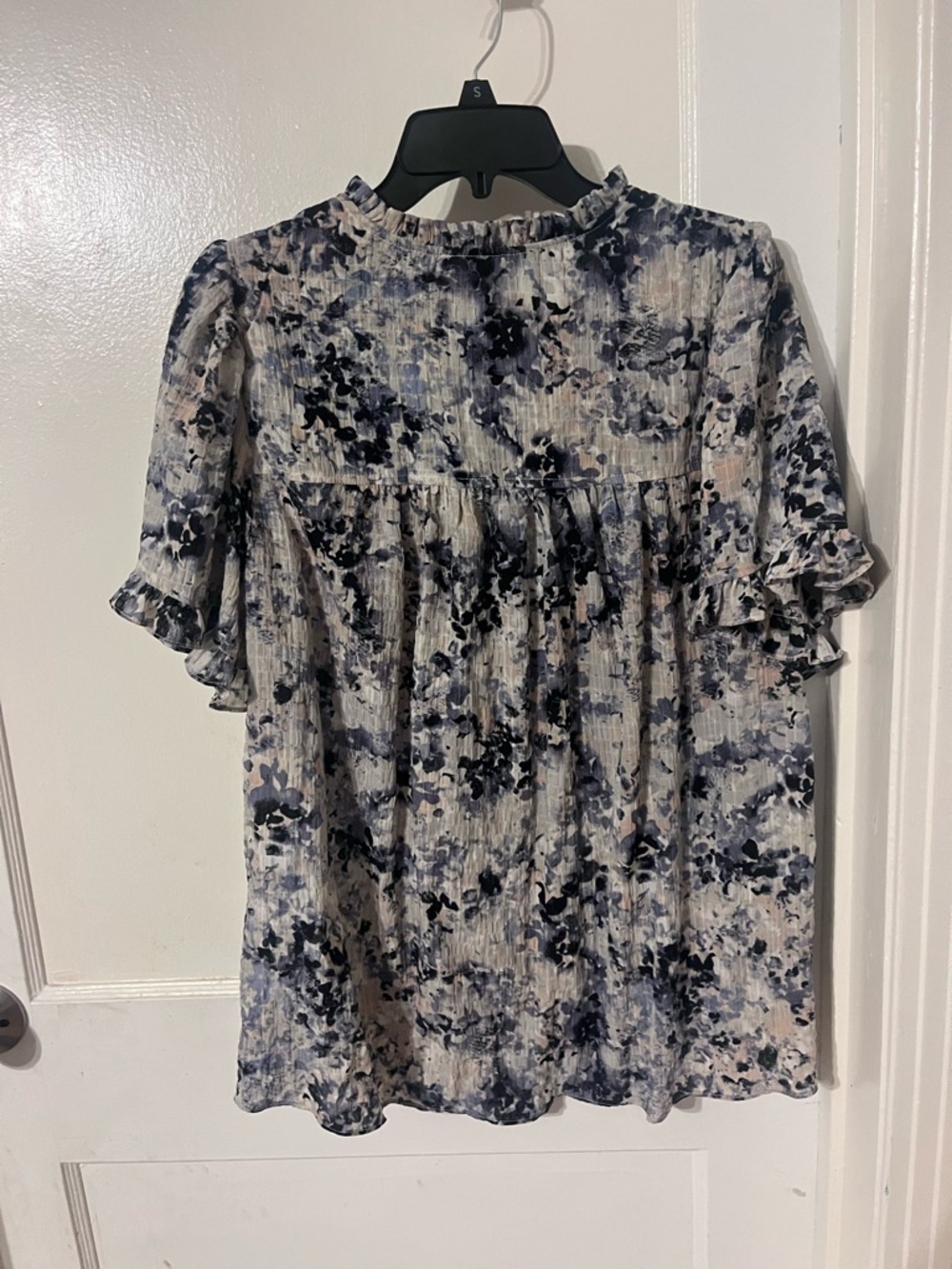 Rose & Olive Navy and Gray Floral Smocked Blouse - Picture 4 of 4